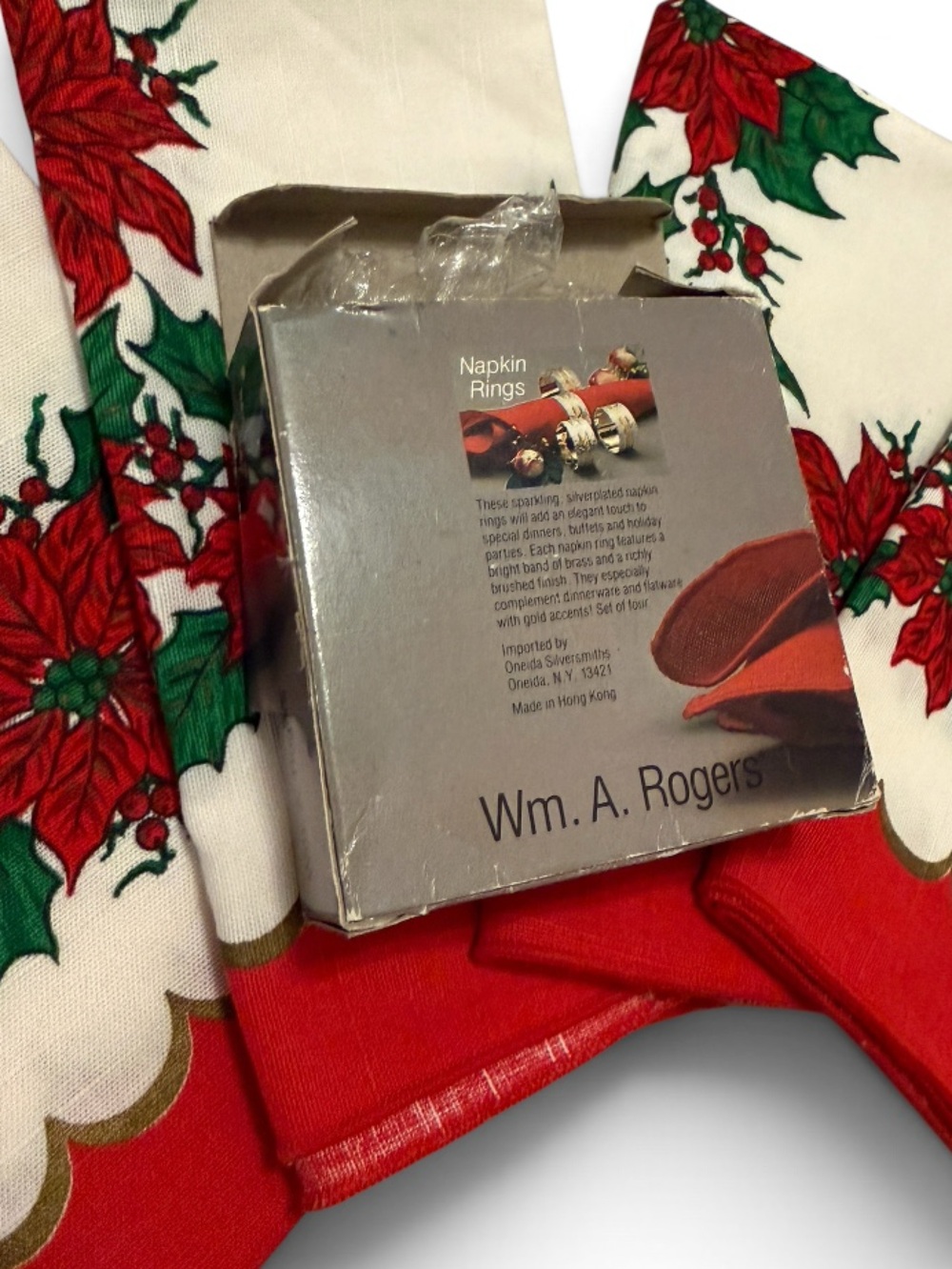 Vintage Poinsettia Holiday Cloth Napkins with NIB Napkin Rings in Gold & Silver - Picture 6 of 14